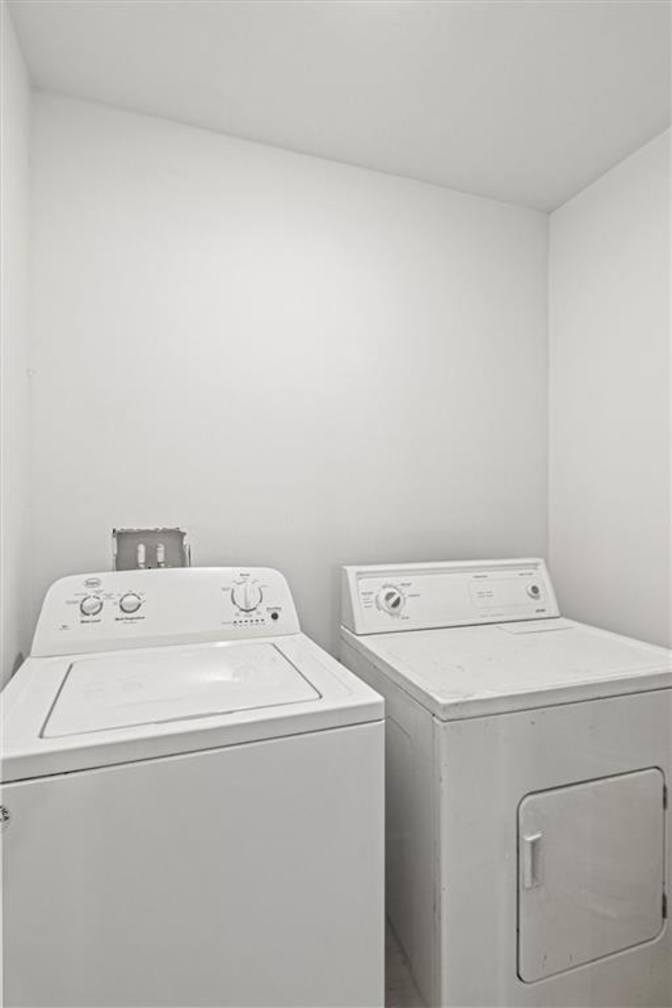 Alcove Rooms's room
