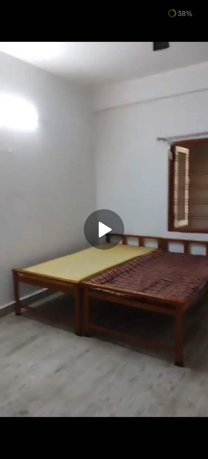 Akriti Saxena's room