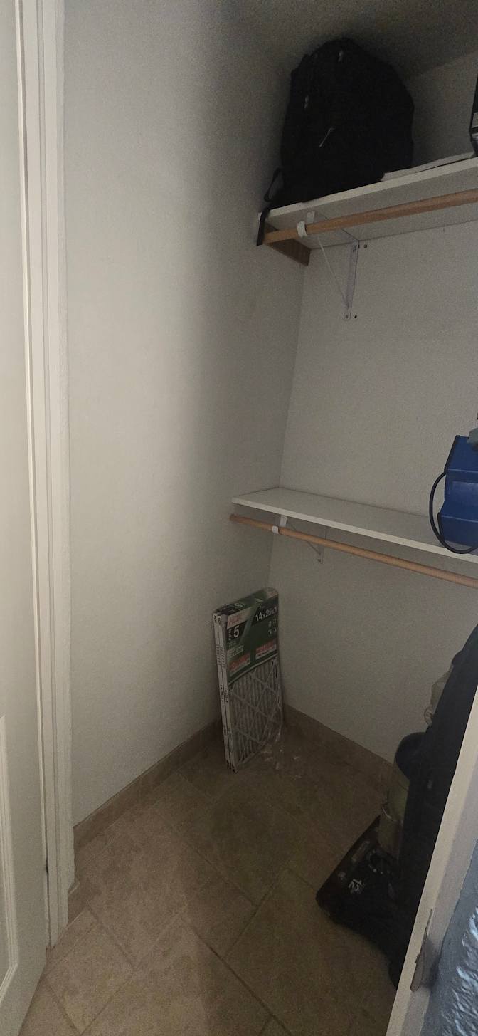 Lee's room