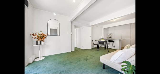 Sophia MyBusiness's room