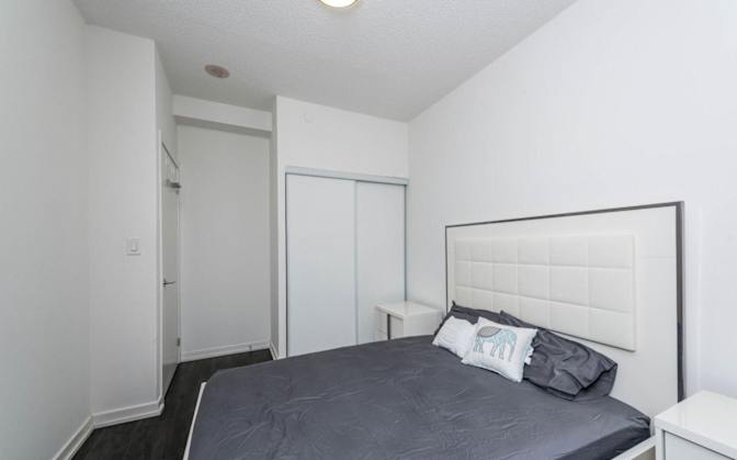 Harv's room