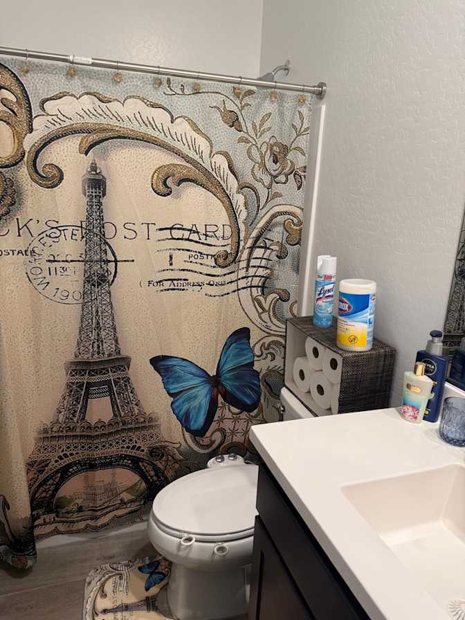 Dee's room