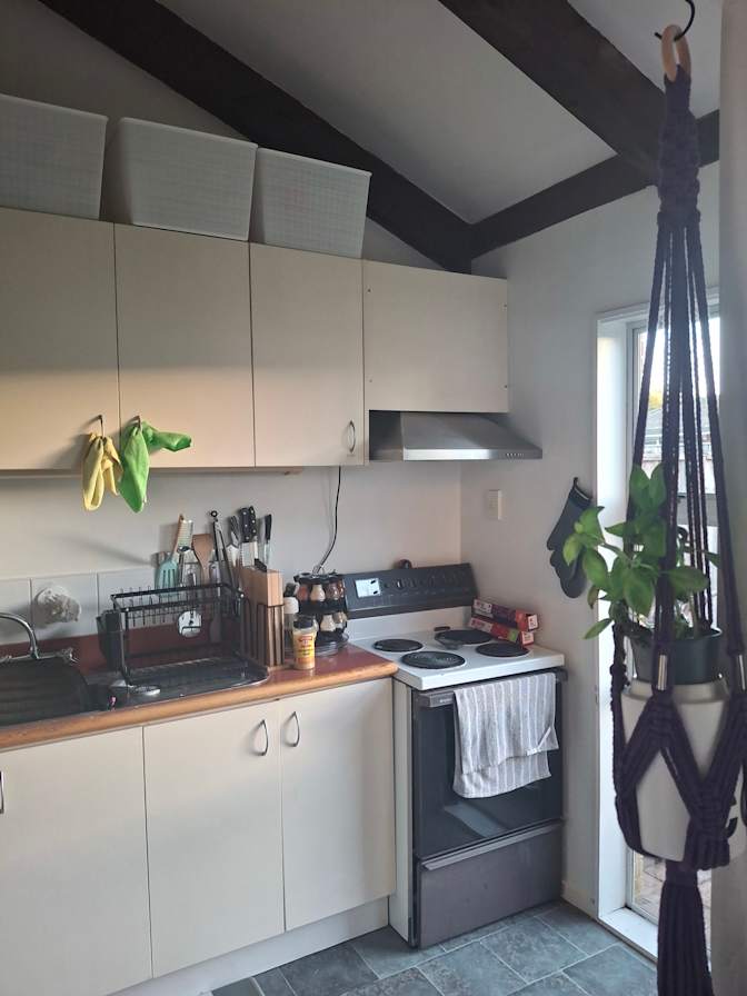 Vivian KM De Almeida's room