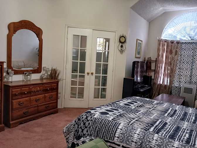Joven's room