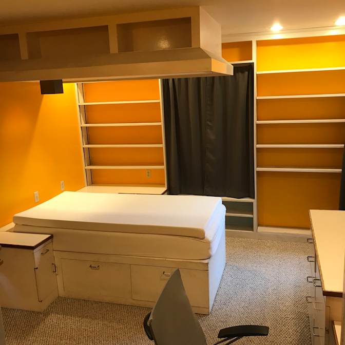 D. William's room
