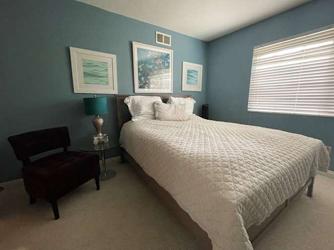 Dee's room