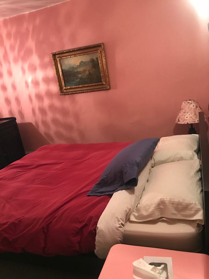 issa's room
