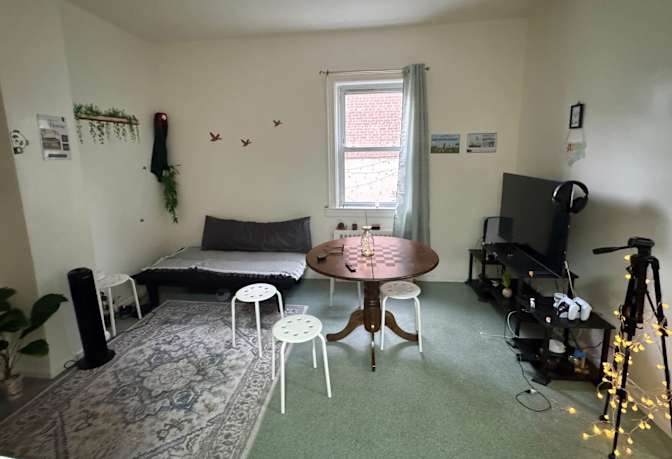 Ali's room