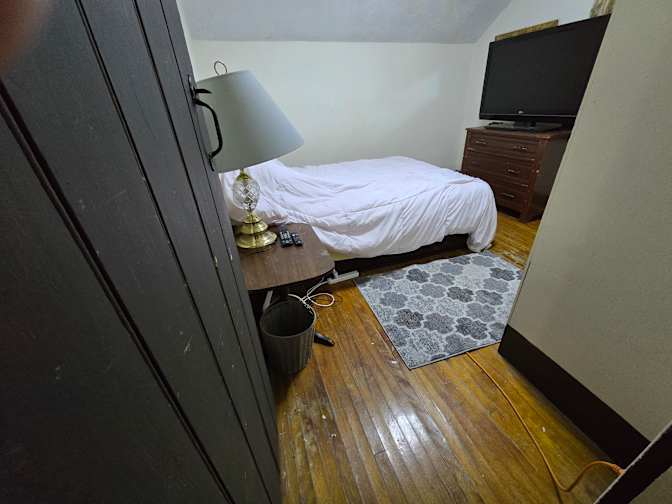 KIMBERLEY STEAD's room