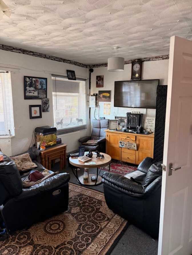 GARETH's room