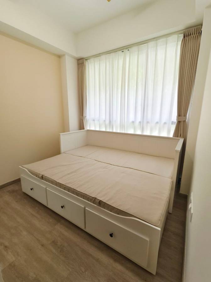 Alaena's room