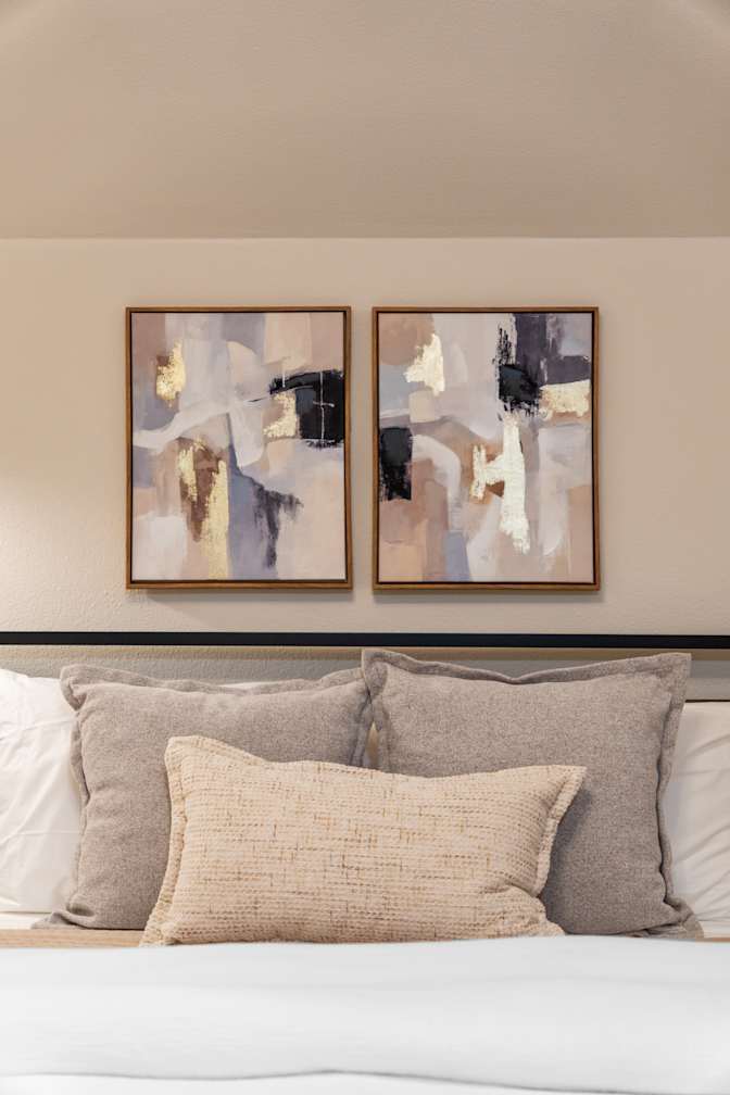 Tomic Properties's room