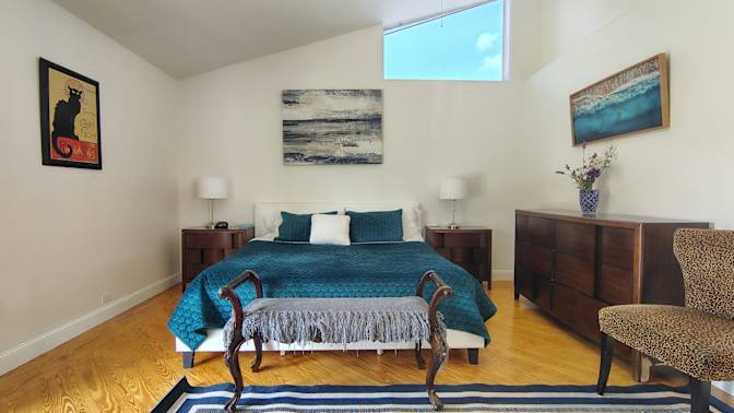 Mauricio santiago's room