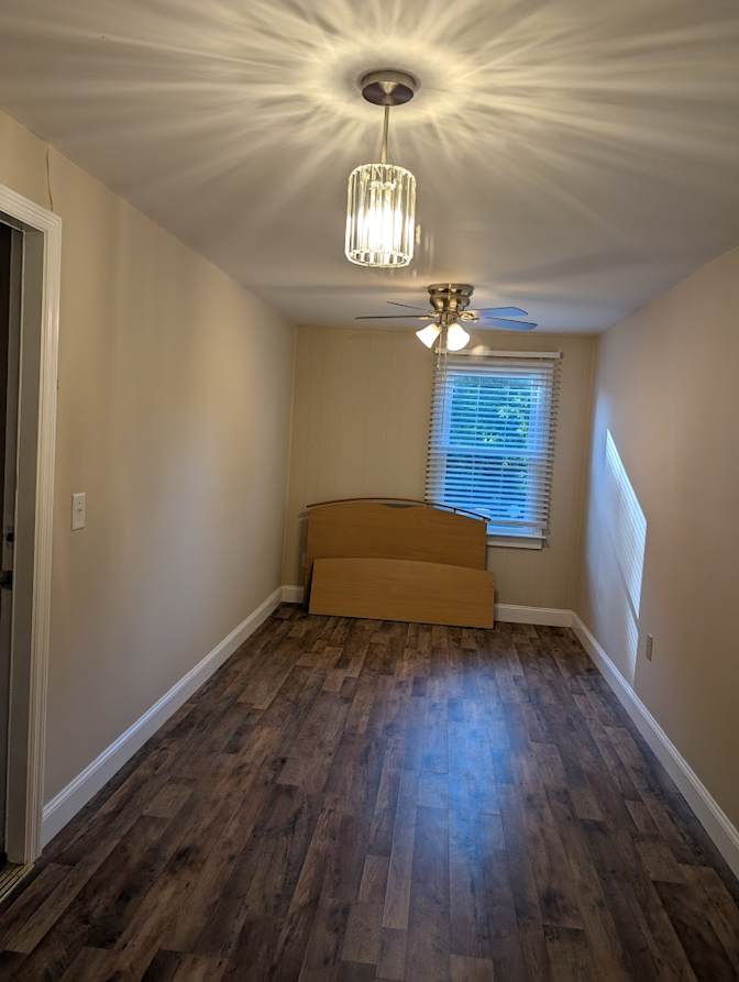 Alcove Rooms's room