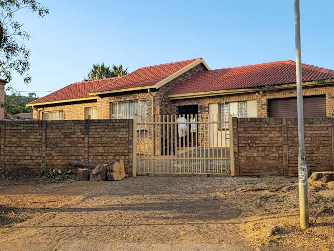 Kefiloe's room