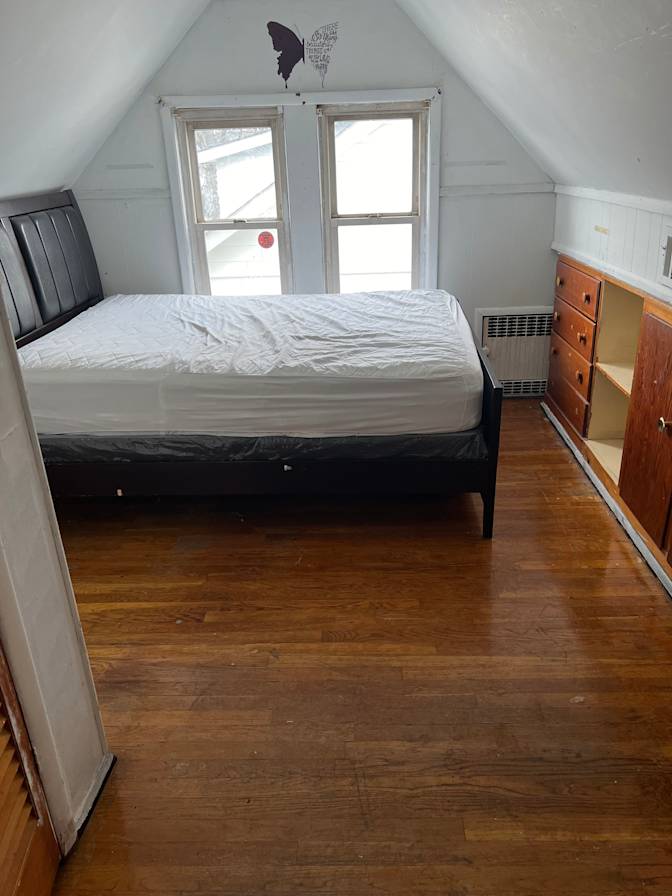 Jen's room