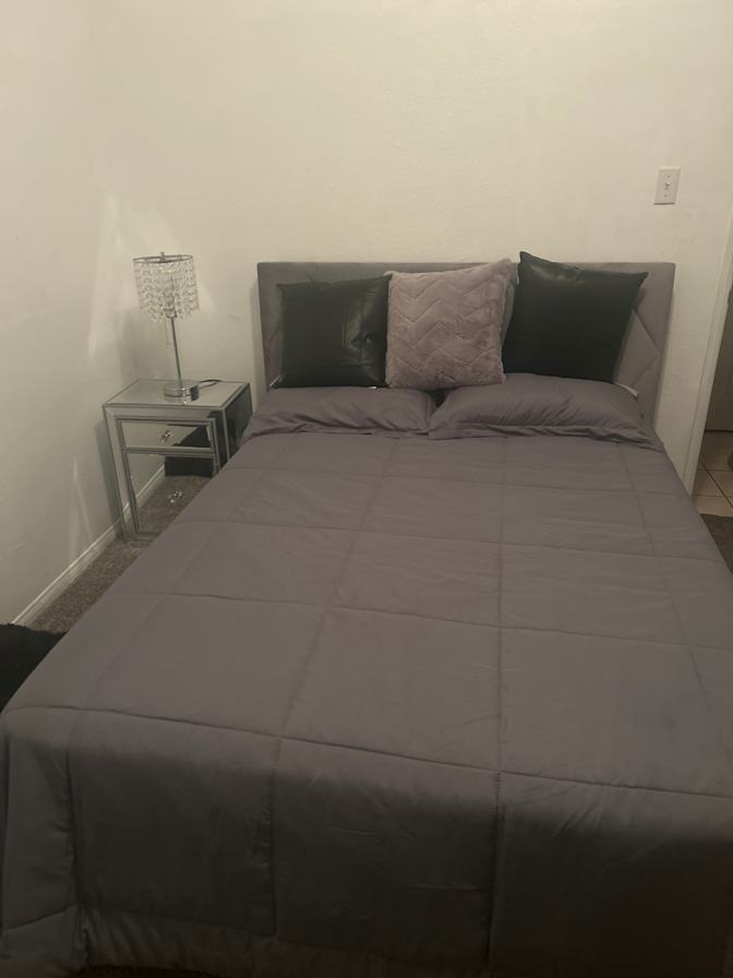 Sonja Jenkins's room
