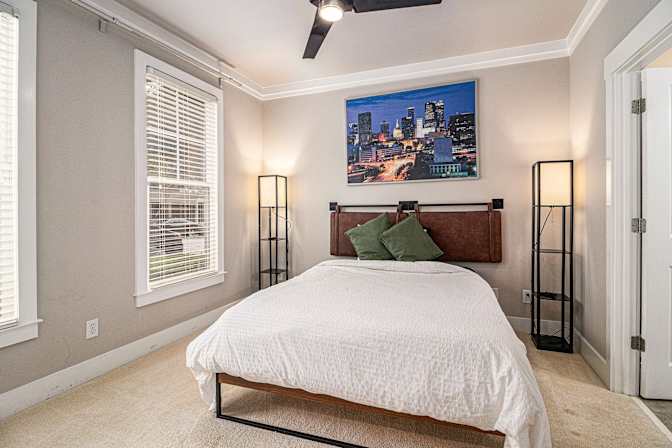 Alcove Rooms's room