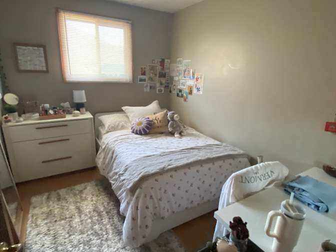 Thorold, ON's room