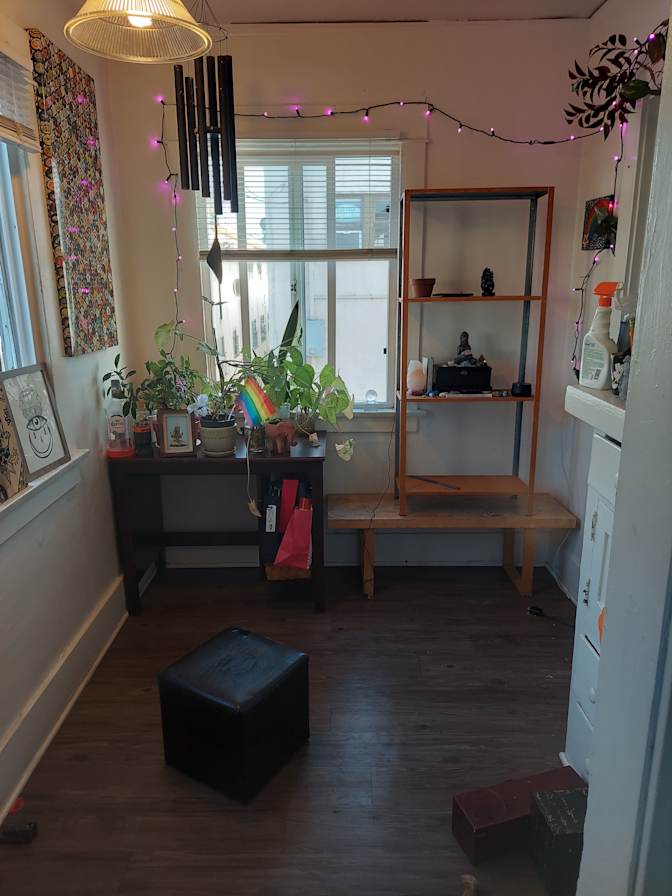 Tri's room