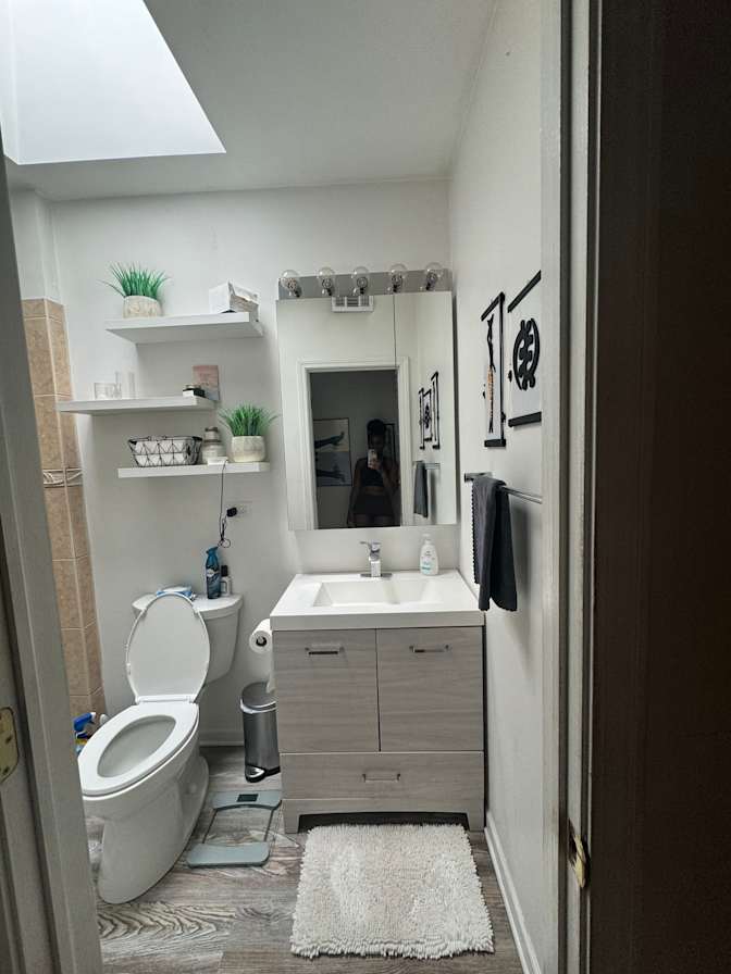 Somi's room