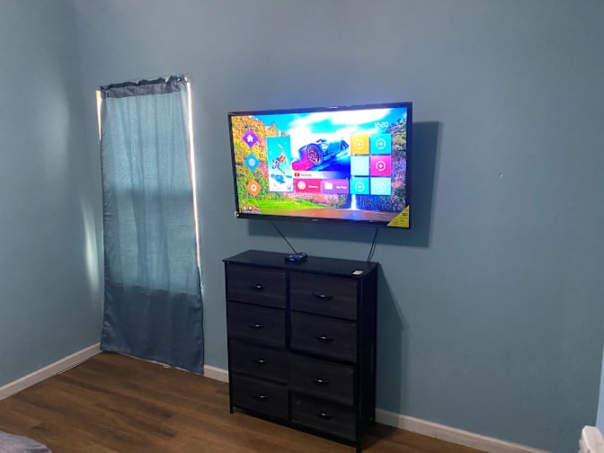 Dee's room