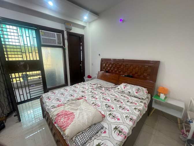 Divyanshi's room
