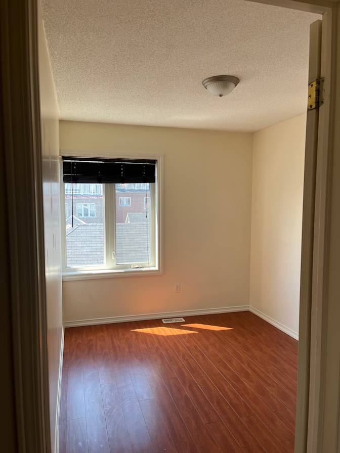 Henry Nguyen's room