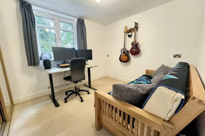 Elliot Martin's room