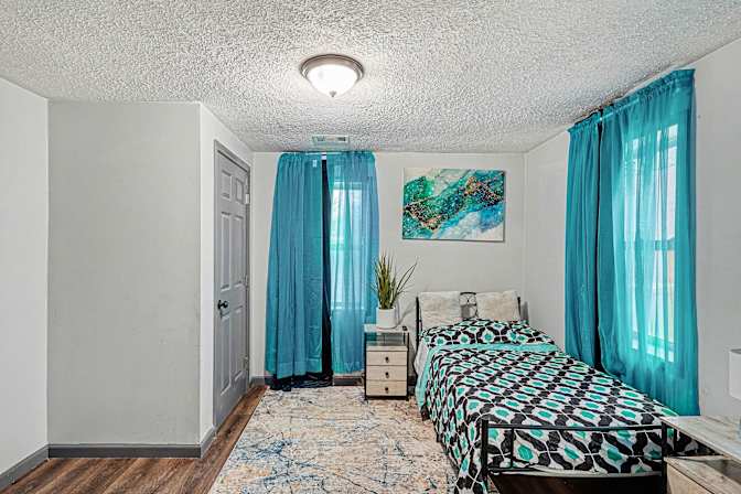Maurice Thomas Jr's room