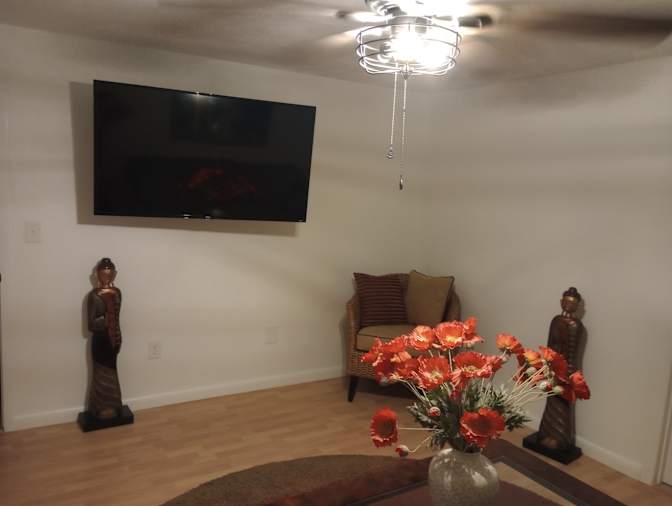 Ron Elwell's room