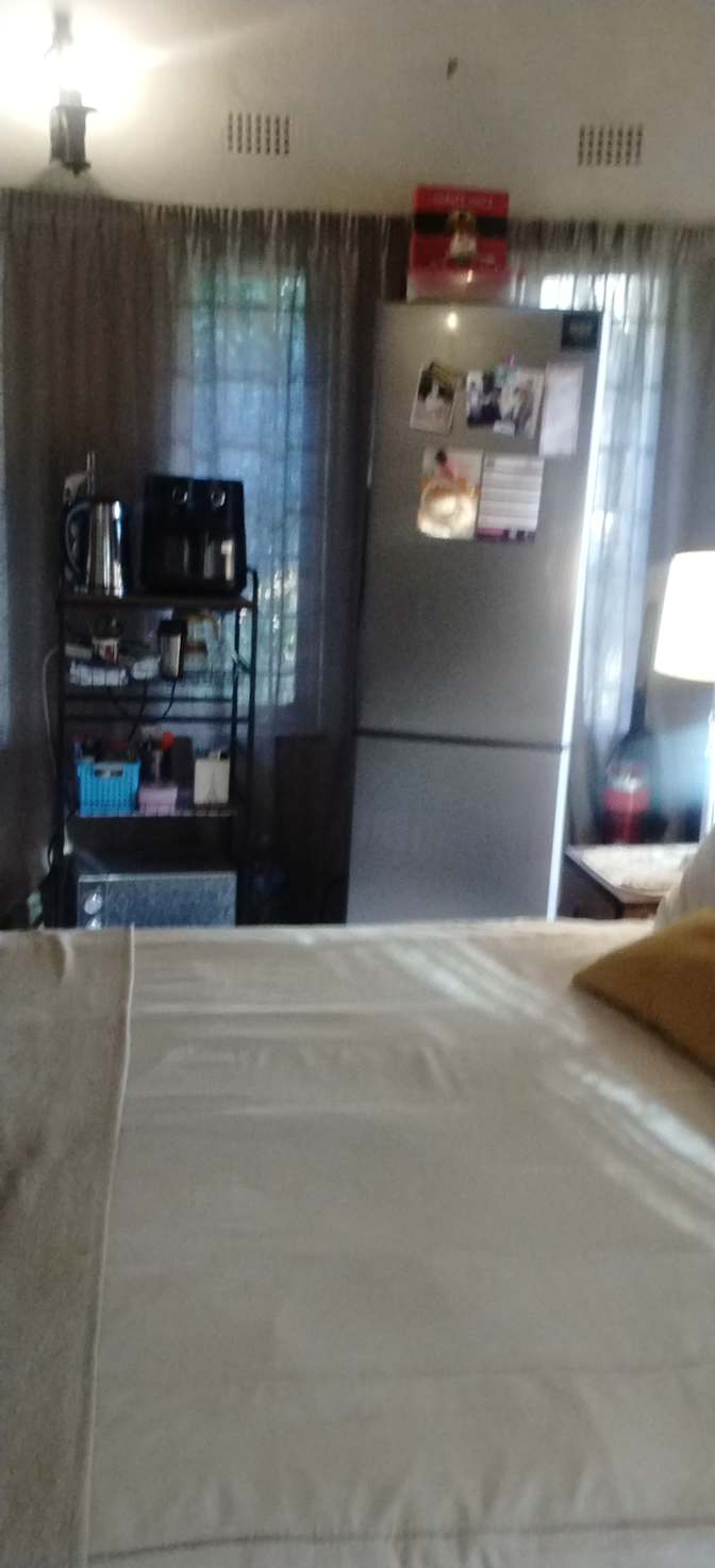 Vaal's room