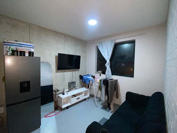 Alude's room