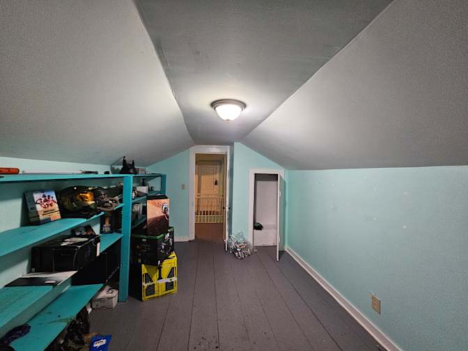 Thomas's room