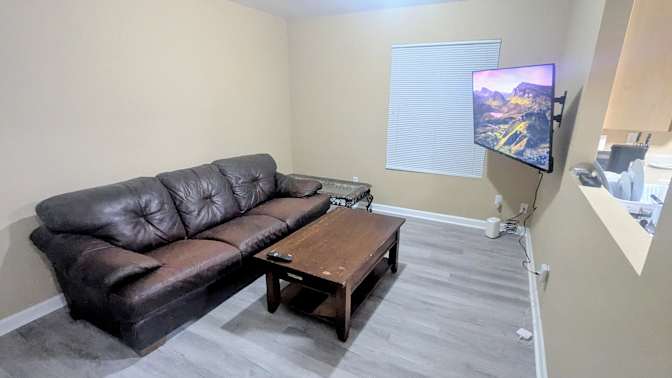 Apple House Living's room