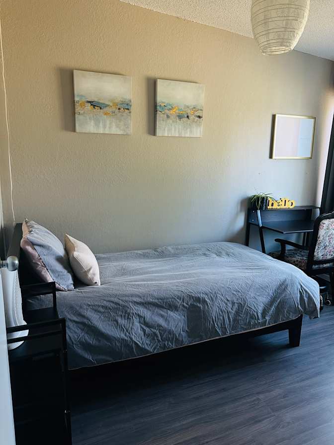Jasmeen Stahl's room