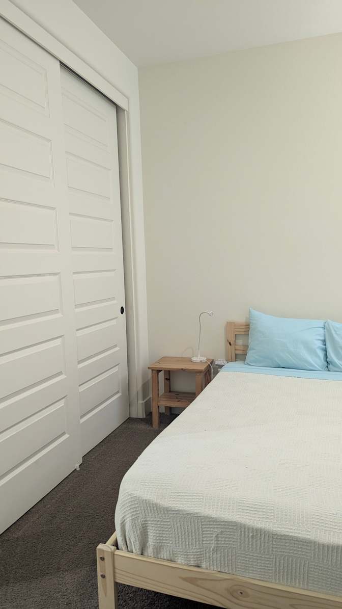 RICHARD A HUMPHREY's room