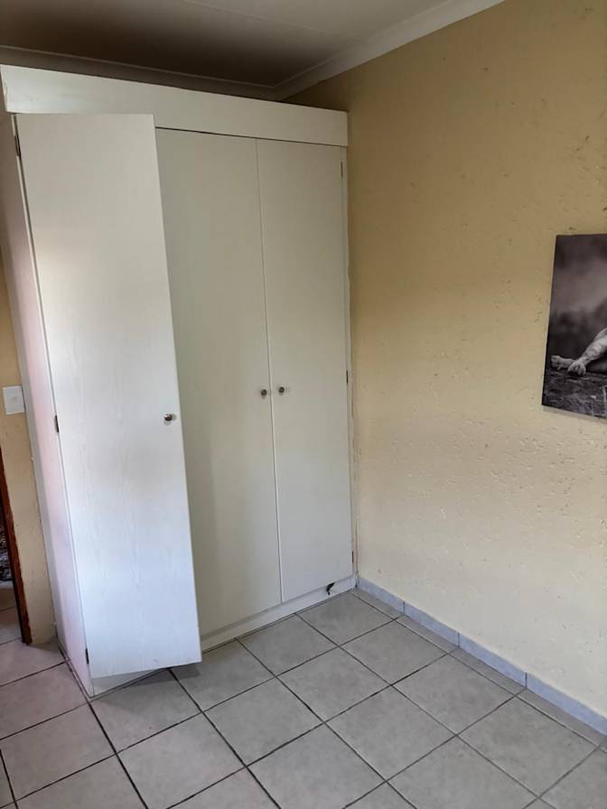 Mthokozisi's room