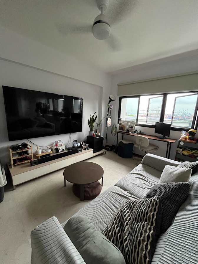 Raj-Lloyd's room