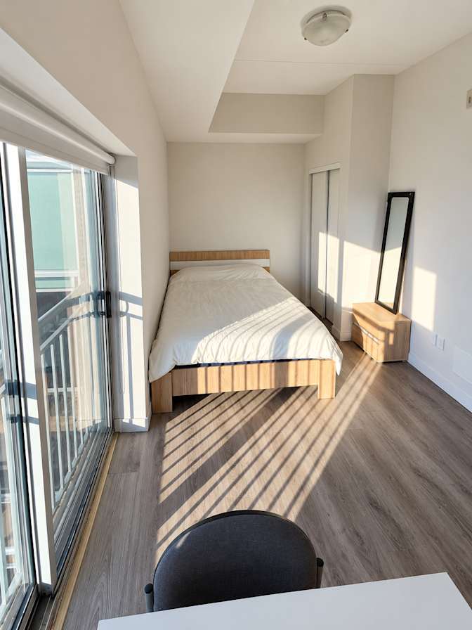 Alex Fernandez's room
