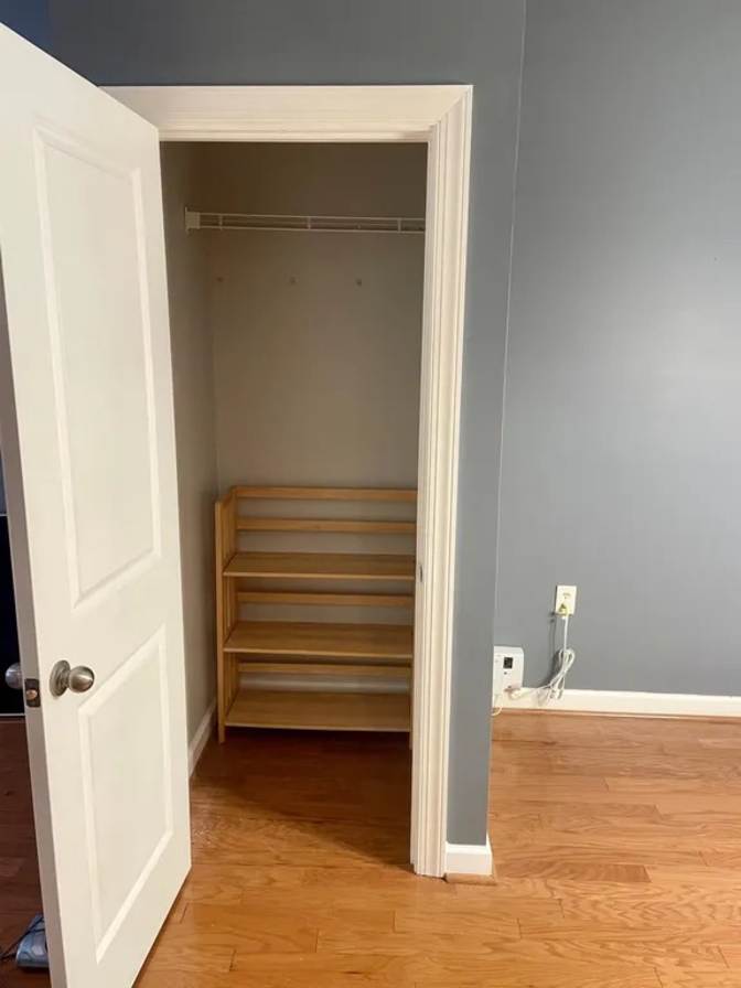 Alcove Rooms's room