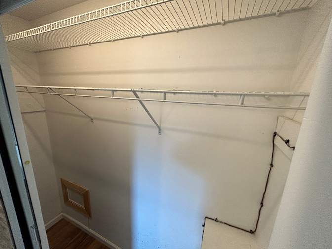 Alcove Rooms's room