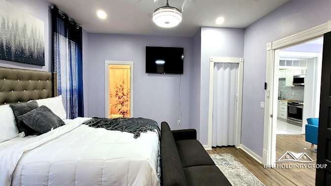 GBU Holdings Group's room
