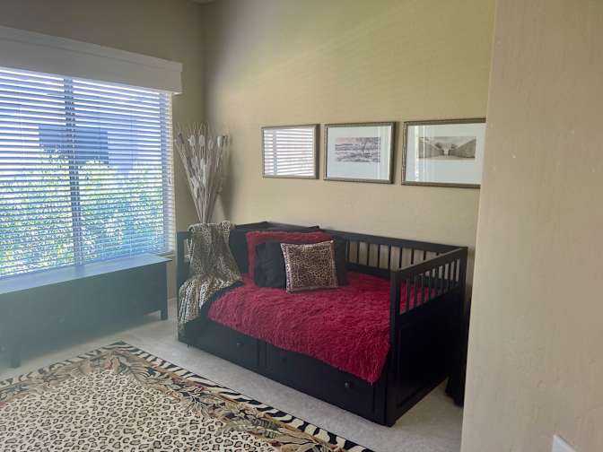 SANDRA METTER's room