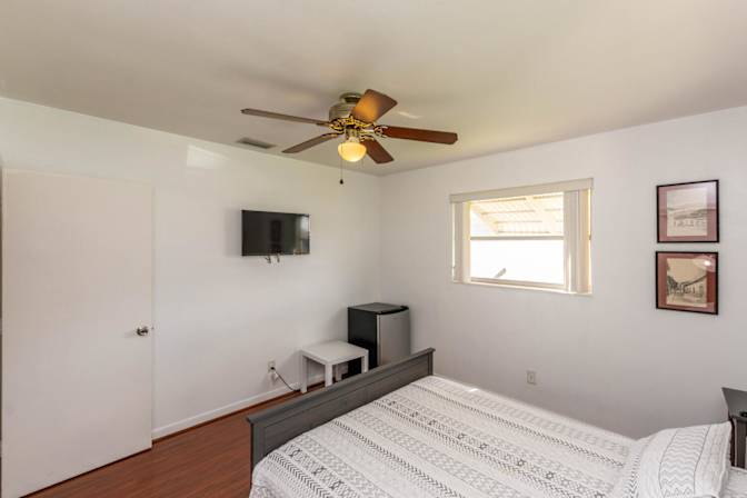 Jose S Orozco-Murcia's room