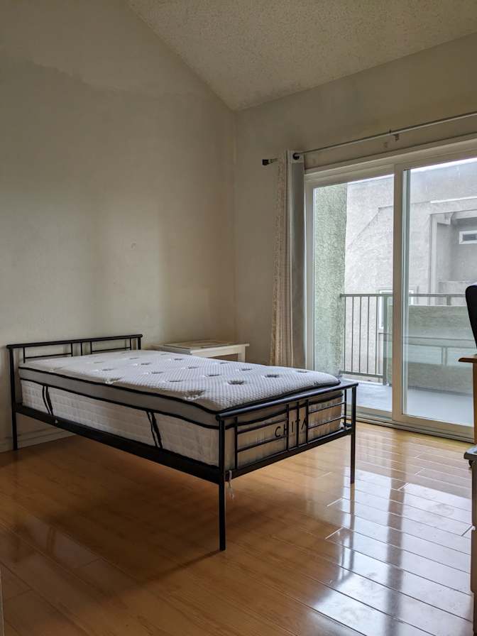 Lynn's room