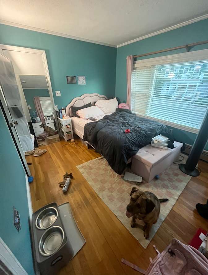 Caroline's room