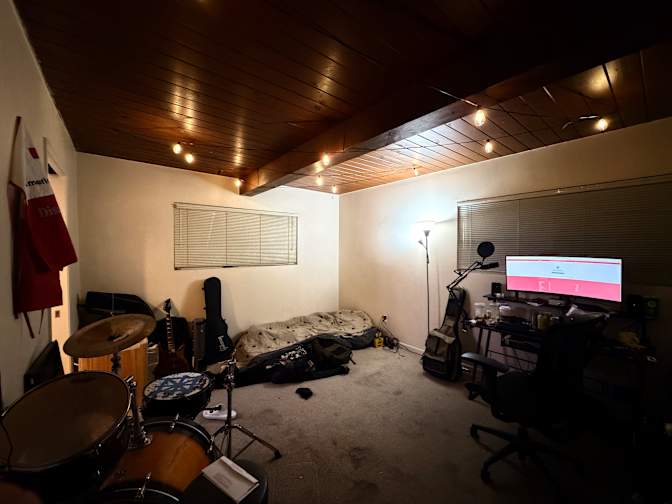 Alen's room