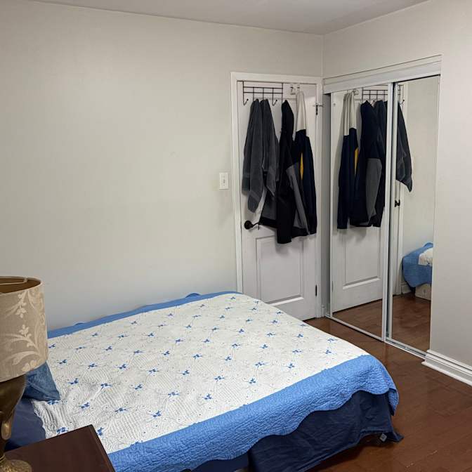 Yanyth Torrs's room