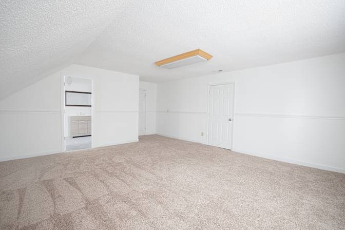 lifedoorrentals's room
